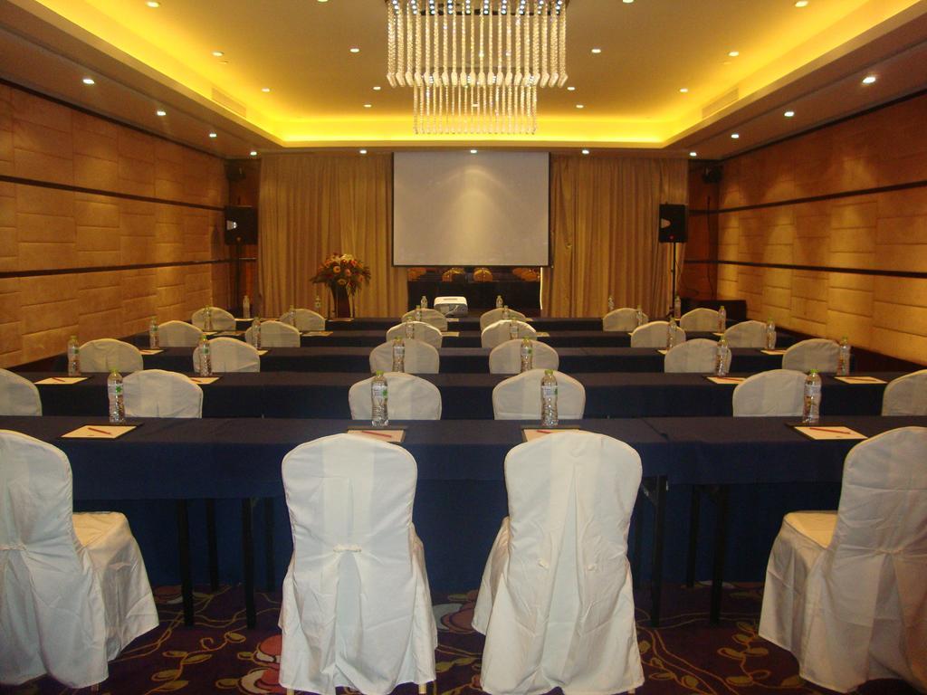 Ramada Plaza Lianyungang Hotel ภายนอก รูปภาพ